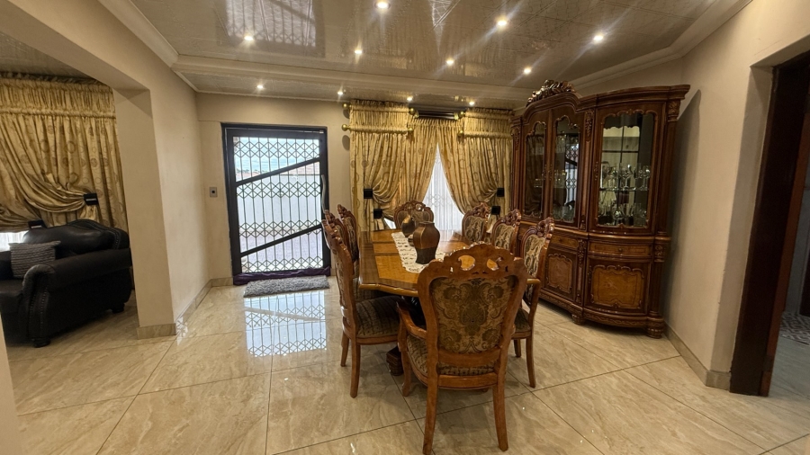 8 Bedroom Property for Sale in Aerorand Mpumalanga