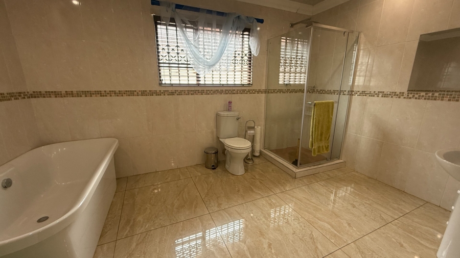 8 Bedroom Property for Sale in Aerorand Mpumalanga