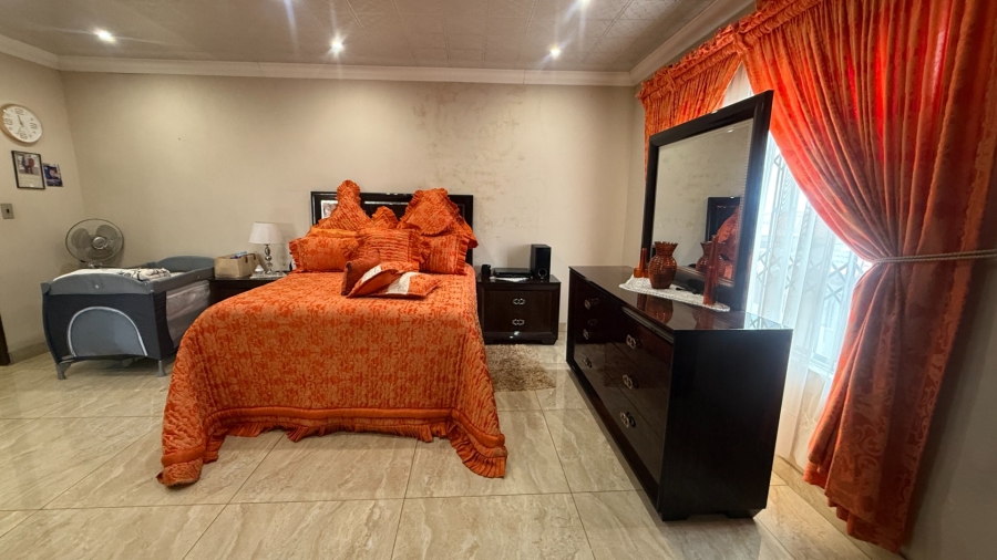 8 Bedroom Property for Sale in Aerorand Mpumalanga