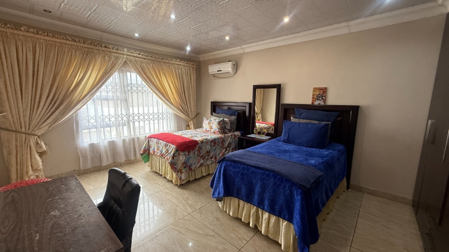 8 Bedroom Property for Sale in Aerorand Mpumalanga