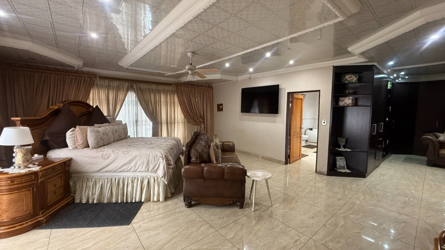 8 Bedroom Property for Sale in Aerorand Mpumalanga