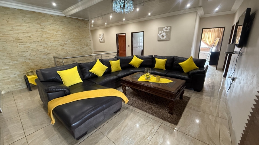 8 Bedroom Property for Sale in Aerorand Mpumalanga