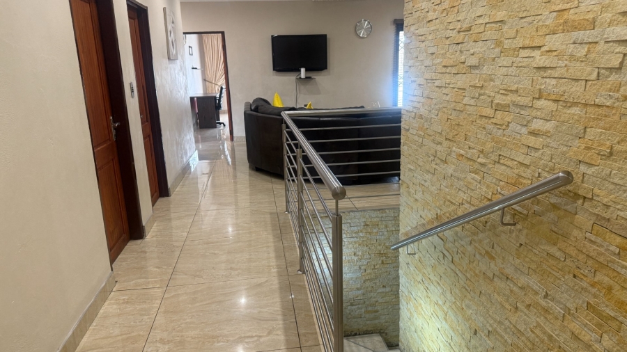 8 Bedroom Property for Sale in Aerorand Mpumalanga