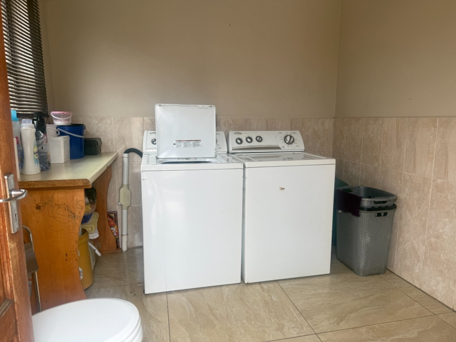 8 Bedroom Property for Sale in Aerorand Mpumalanga