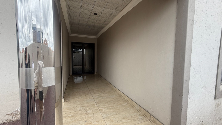 8 Bedroom Property for Sale in Aerorand Mpumalanga