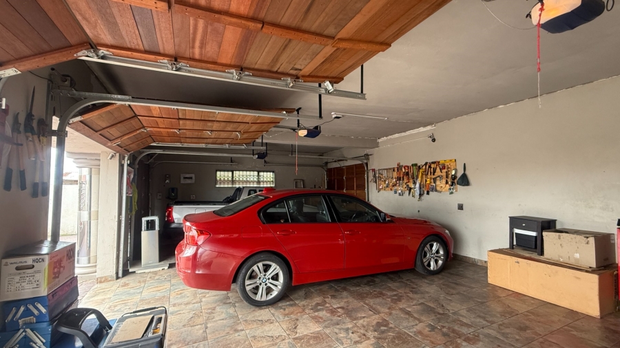 8 Bedroom Property for Sale in Aerorand Mpumalanga