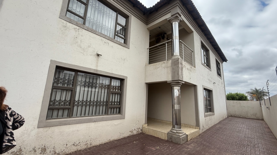 8 Bedroom Property for Sale in Aerorand Mpumalanga