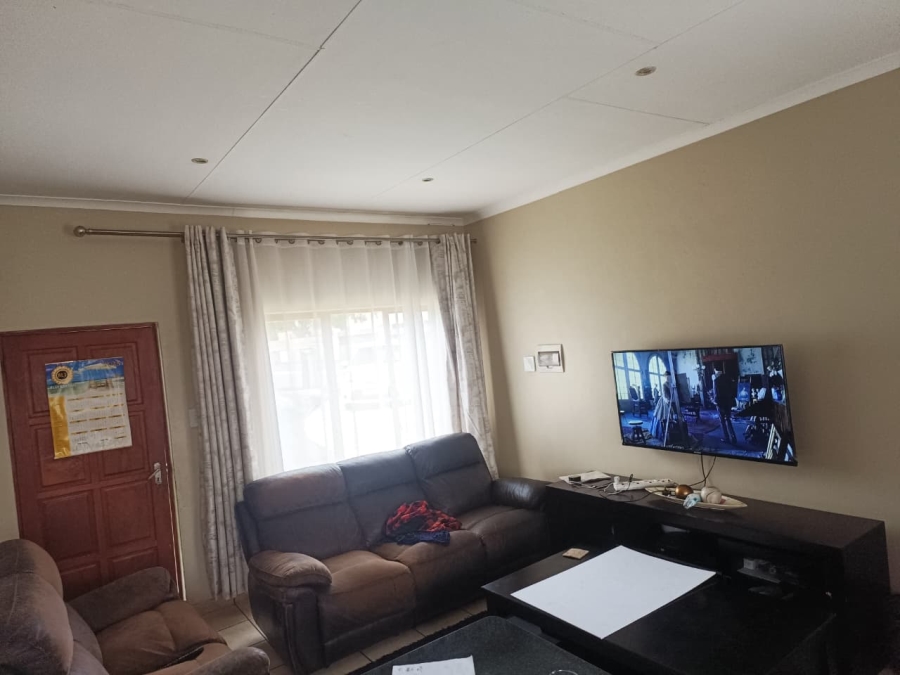 3 Bedroom Property for Sale in Jackaroo Park Mpumalanga