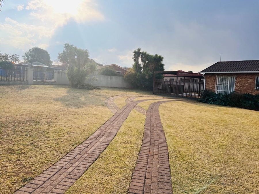 To Let 3 Bedroom Property for Rent in Reyno Ridge Mpumalanga