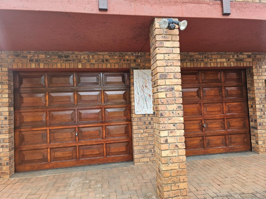 4 Bedroom Property for Sale in White River Country Estate Mpumalanga