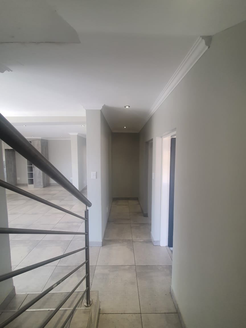 5 Bedroom Property for Sale in Reyno Ridge Mpumalanga