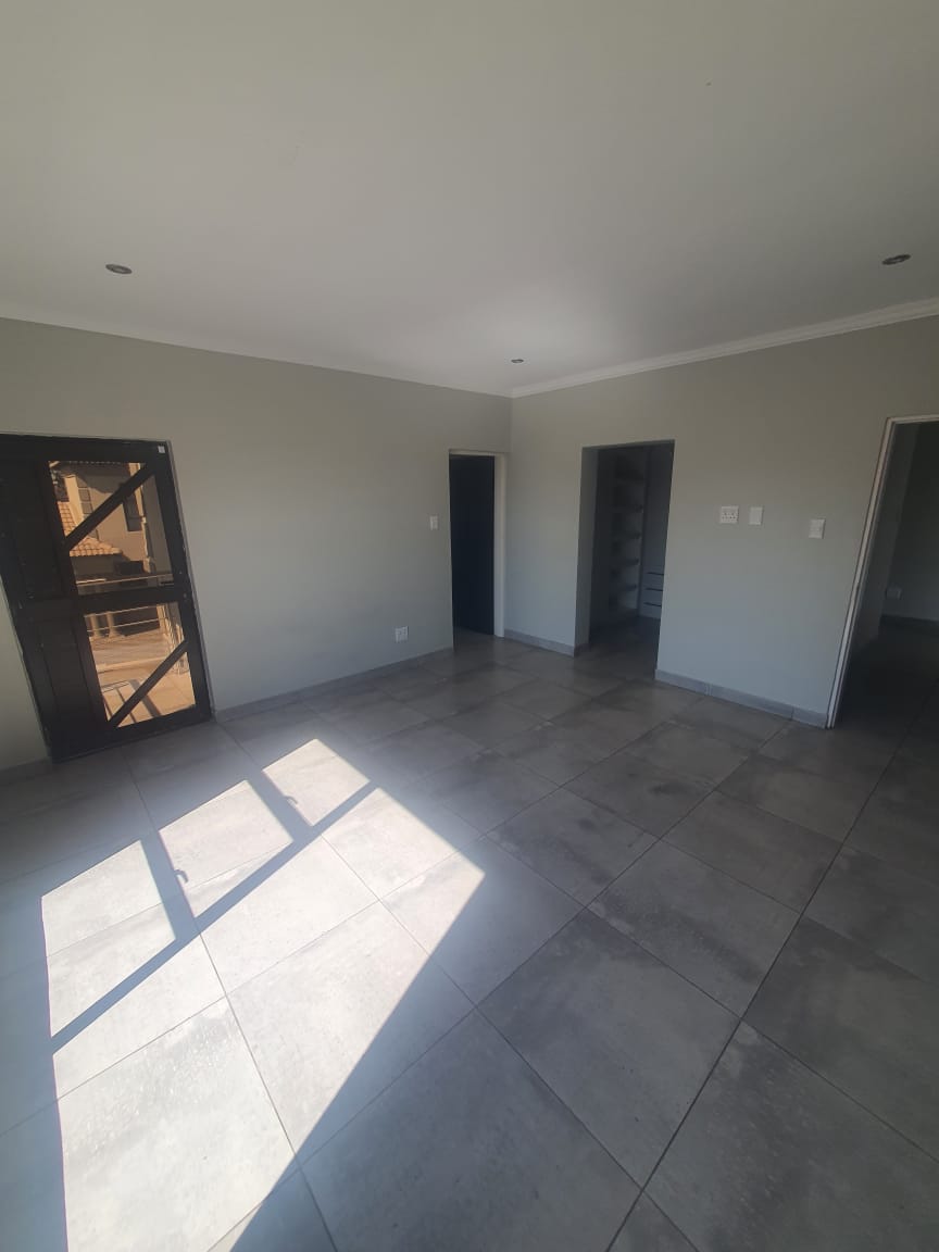 5 Bedroom Property for Sale in Reyno Ridge Mpumalanga