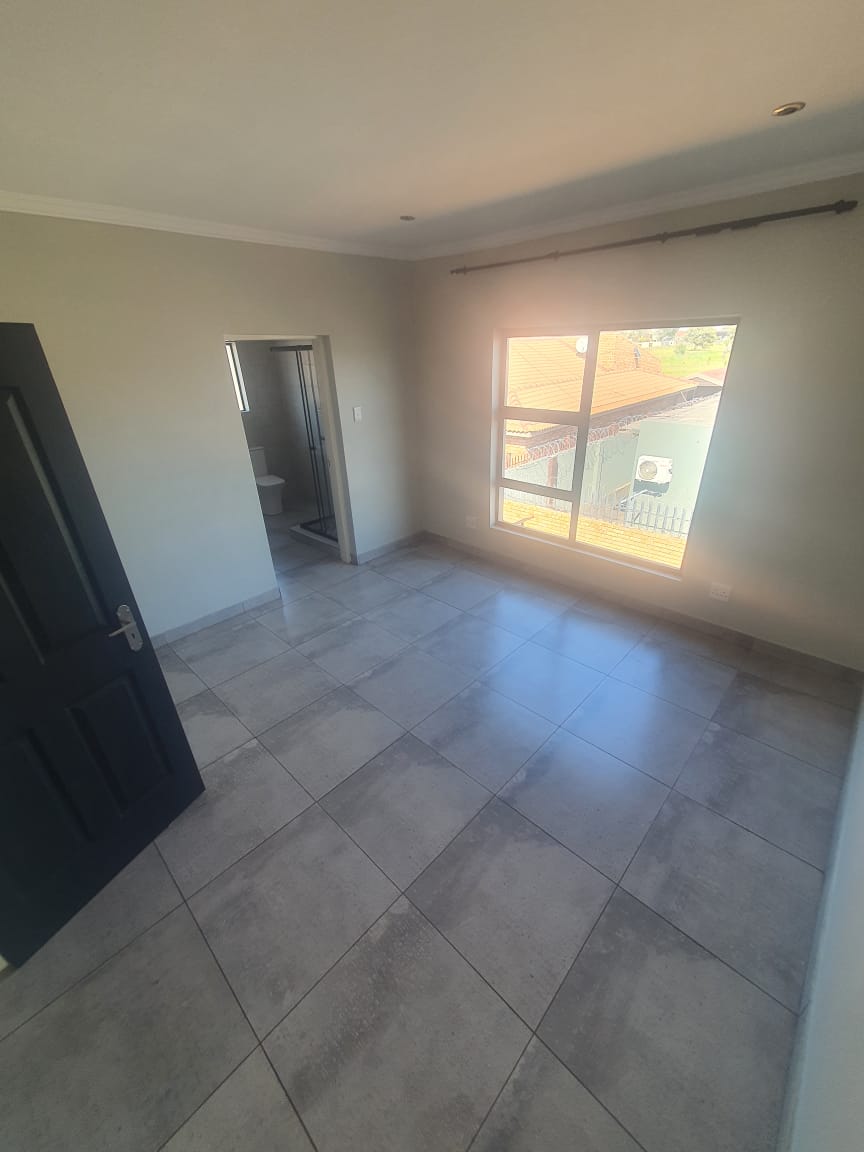 5 Bedroom Property for Sale in Reyno Ridge Mpumalanga