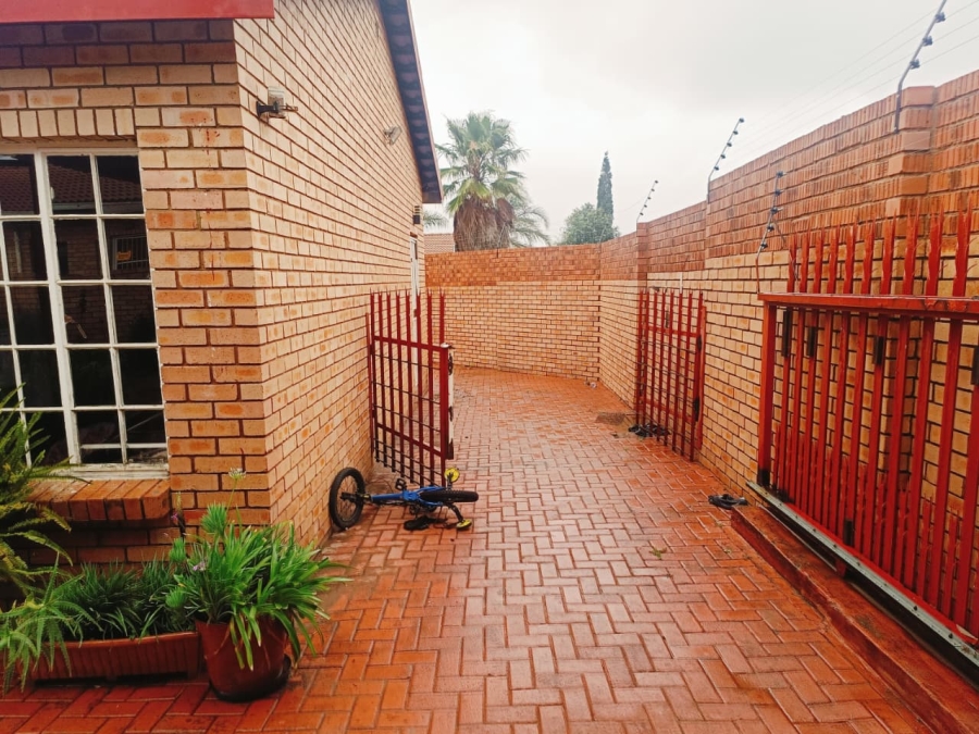 3 Bedroom Property for Sale in Reyno Ridge Mpumalanga