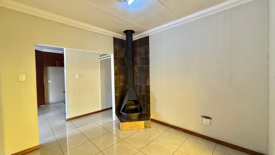 To Let 4 Bedroom Property for Rent in Aerorand Mpumalanga