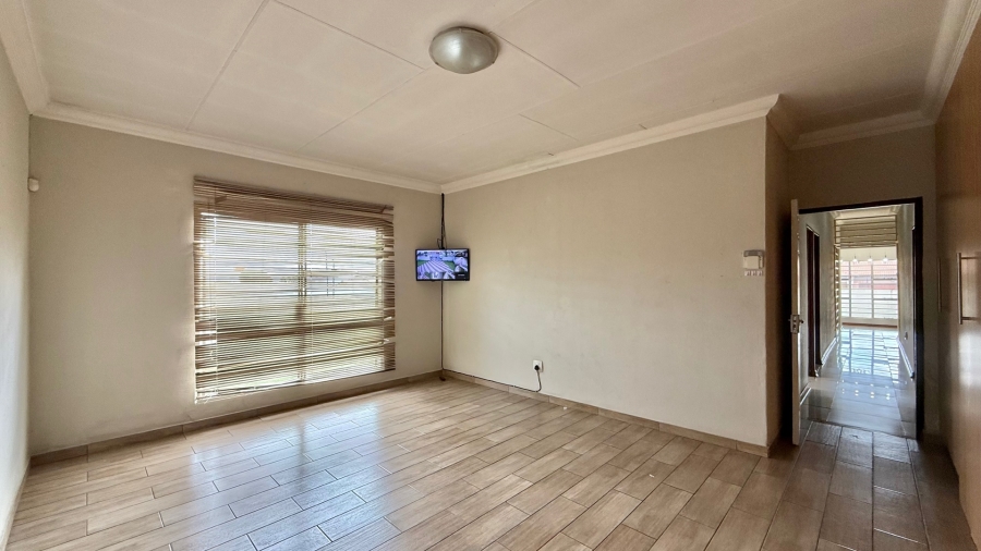 To Let 4 Bedroom Property for Rent in Aerorand Mpumalanga