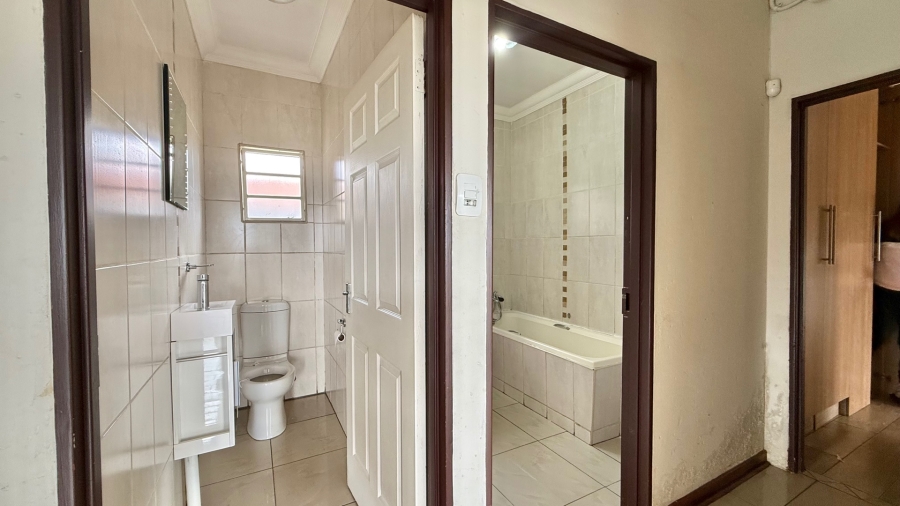 To Let 4 Bedroom Property for Rent in Aerorand Mpumalanga