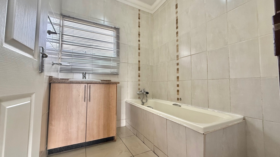 To Let 4 Bedroom Property for Rent in Aerorand Mpumalanga