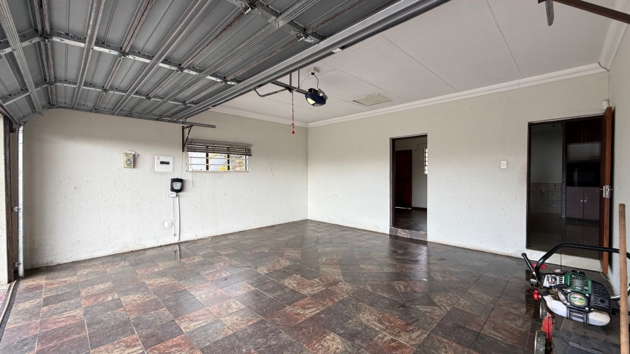 To Let 4 Bedroom Property for Rent in Aerorand Mpumalanga