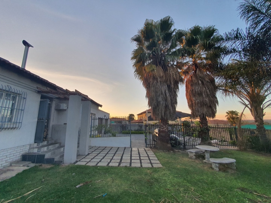 To Let 3 Bedroom Property for Rent in Model Park Mpumalanga