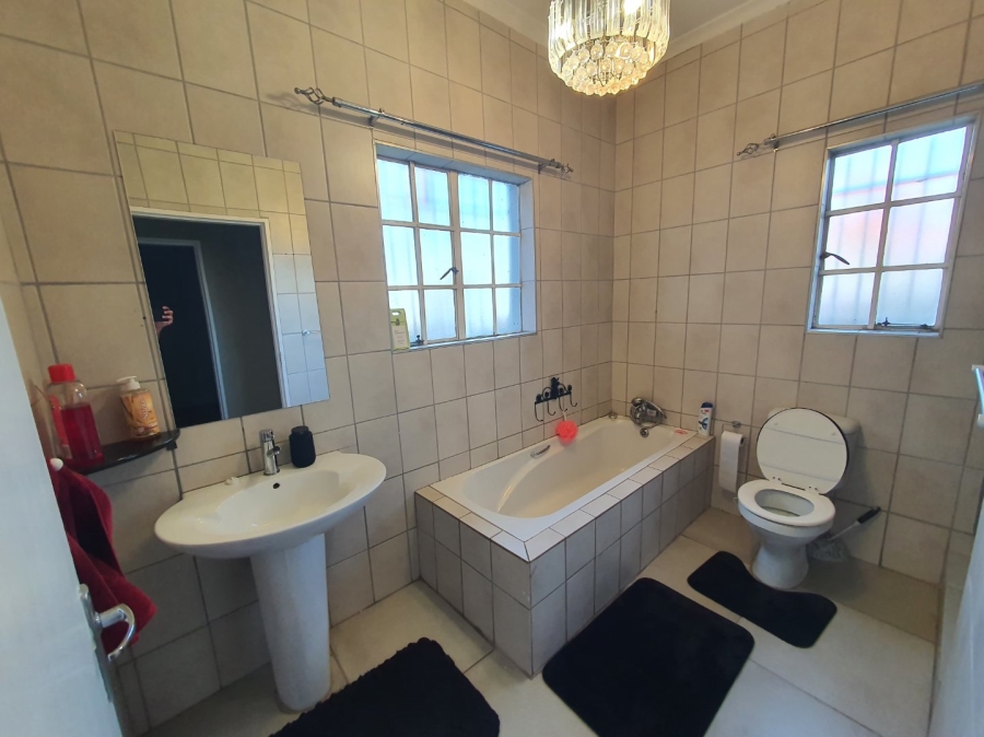 To Let 3 Bedroom Property for Rent in Model Park Mpumalanga