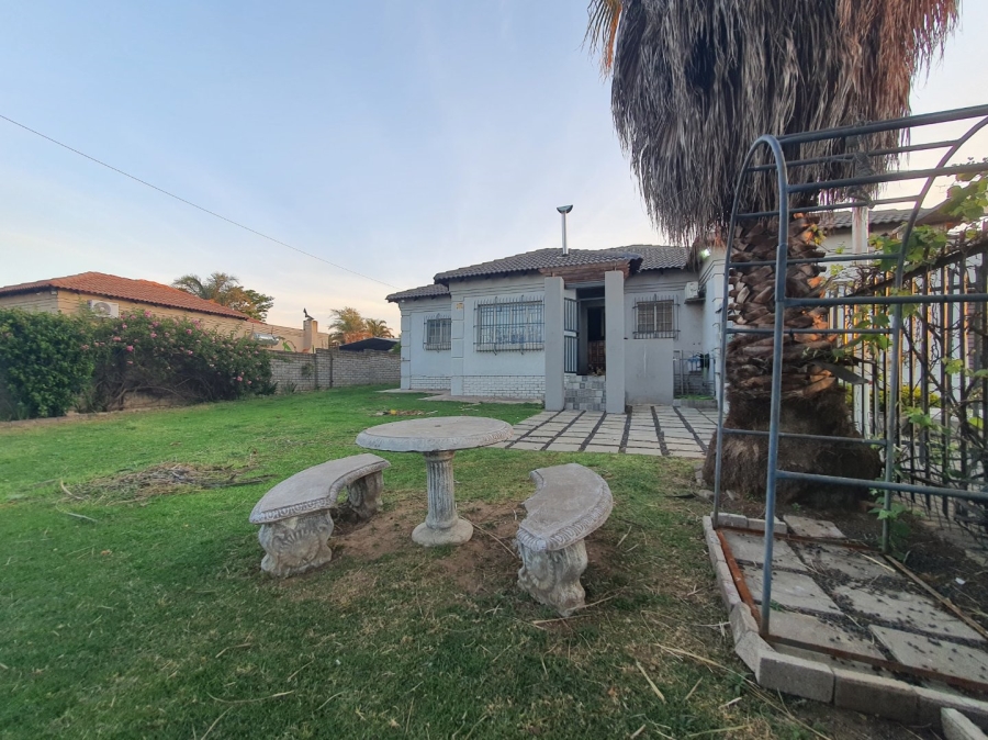 To Let 3 Bedroom Property for Rent in Model Park Mpumalanga