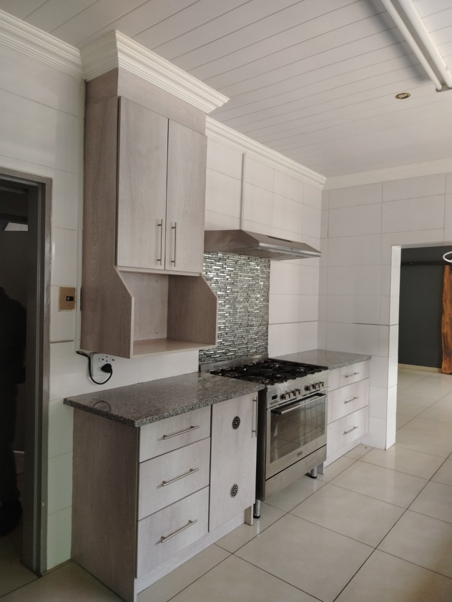 To Let 4 Bedroom Property for Rent in Model Park Mpumalanga