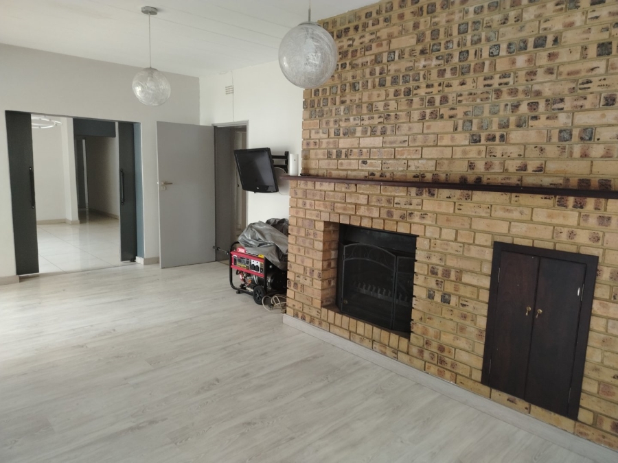 To Let 4 Bedroom Property for Rent in Model Park Mpumalanga