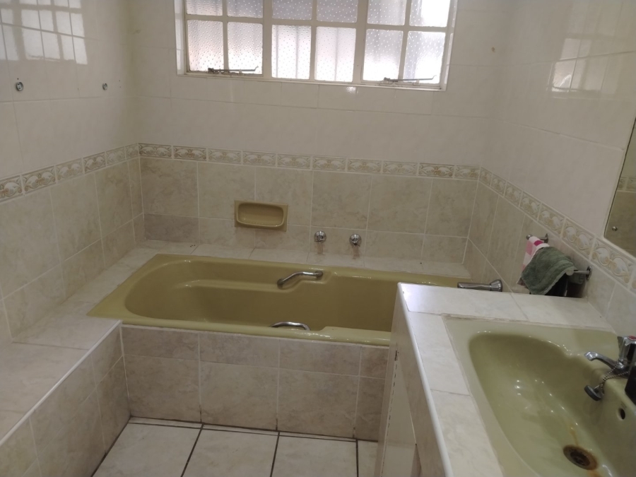 To Let 4 Bedroom Property for Rent in Model Park Mpumalanga