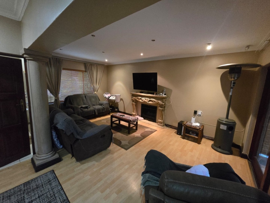 4 Bedroom Property for Sale in Witbank Ext 10 Mpumalanga