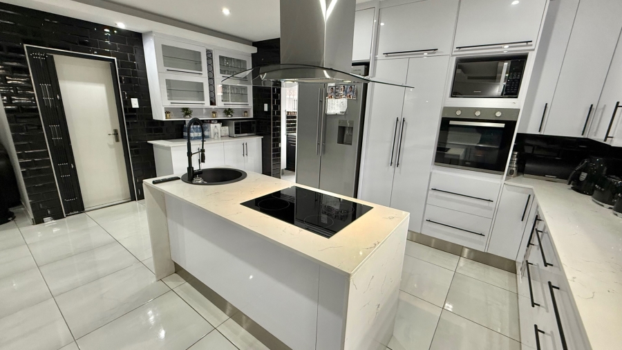 To Let 4 Bedroom Property for Rent in Aerorand Mpumalanga