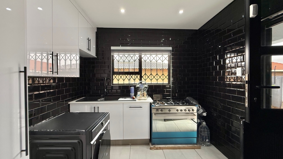 To Let 4 Bedroom Property for Rent in Aerorand Mpumalanga