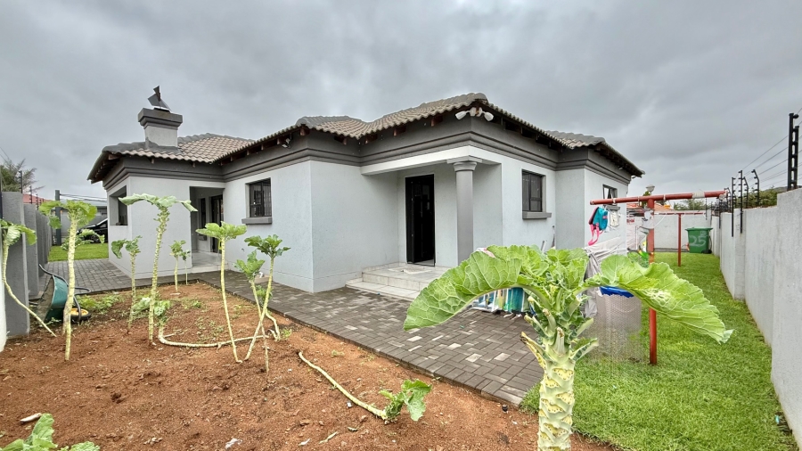 To Let 4 Bedroom Property for Rent in Aerorand Mpumalanga