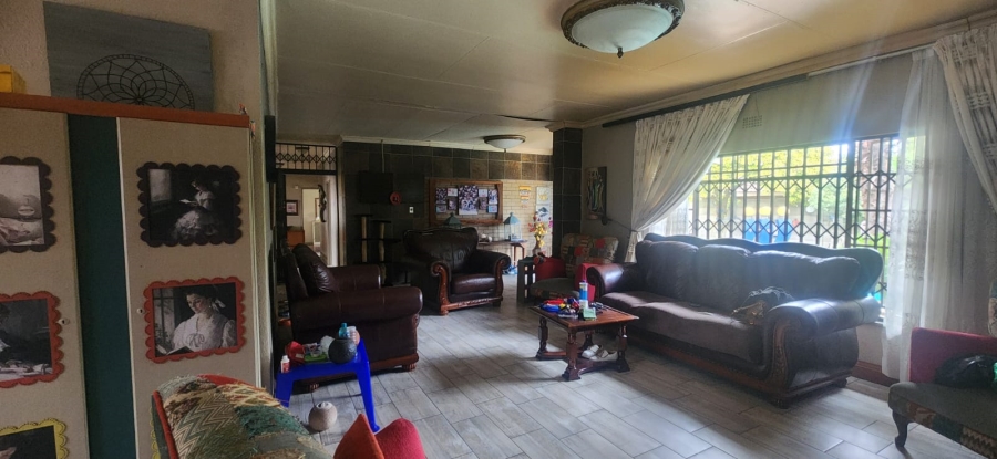 5 Bedroom Property for Sale in Flora Park Mpumalanga