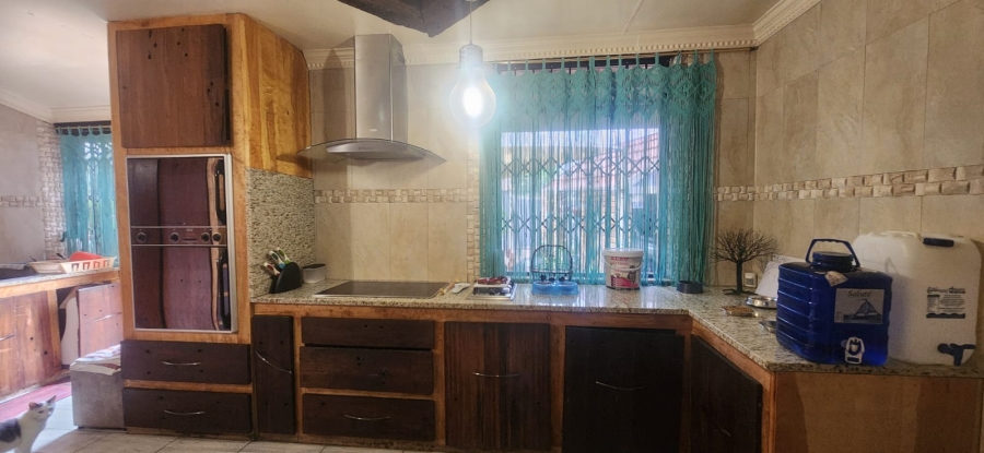 5 Bedroom Property for Sale in Flora Park Mpumalanga