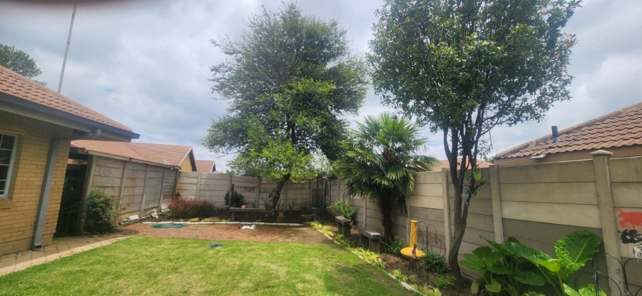 5 Bedroom Property for Sale in Flora Park Mpumalanga