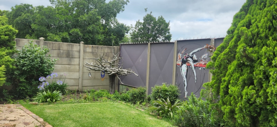 5 Bedroom Property for Sale in Flora Park Mpumalanga
