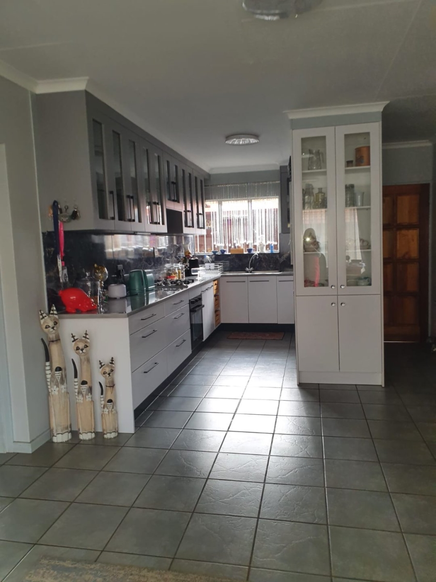 To Let 3 Bedroom Property for Rent in Reyno Ridge Mpumalanga