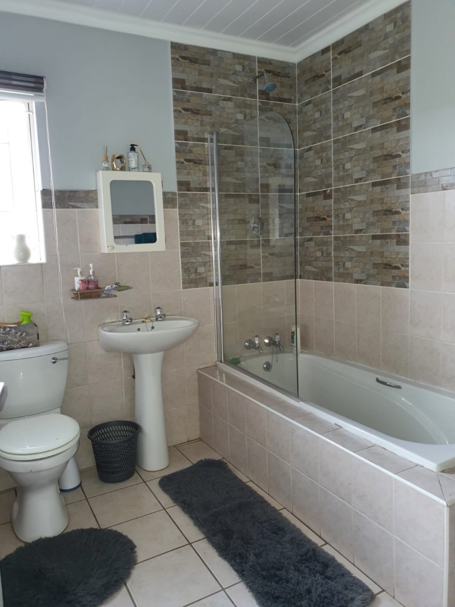 To Let 3 Bedroom Property for Rent in Reyno Ridge Mpumalanga