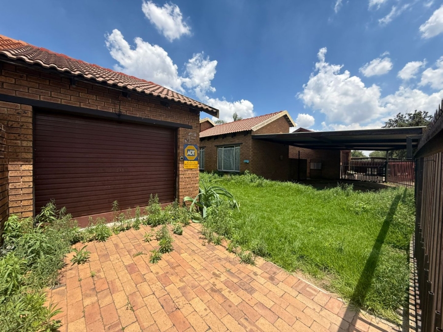 To Let 2 Bedroom Property for Rent in Witbank Ext 12 Mpumalanga