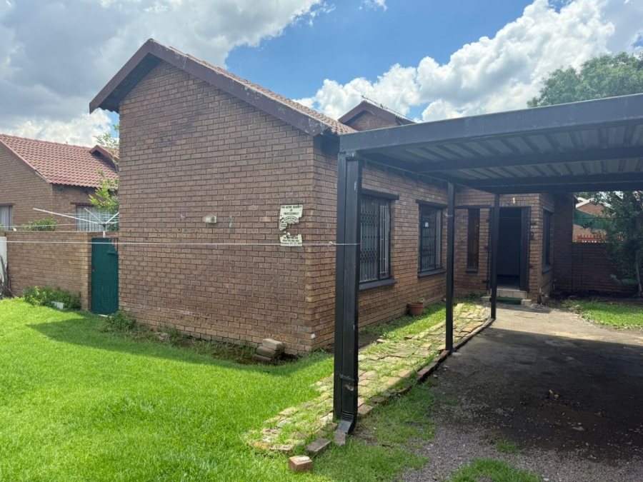 To Let 2 Bedroom Property for Rent in Witbank Ext 12 Mpumalanga