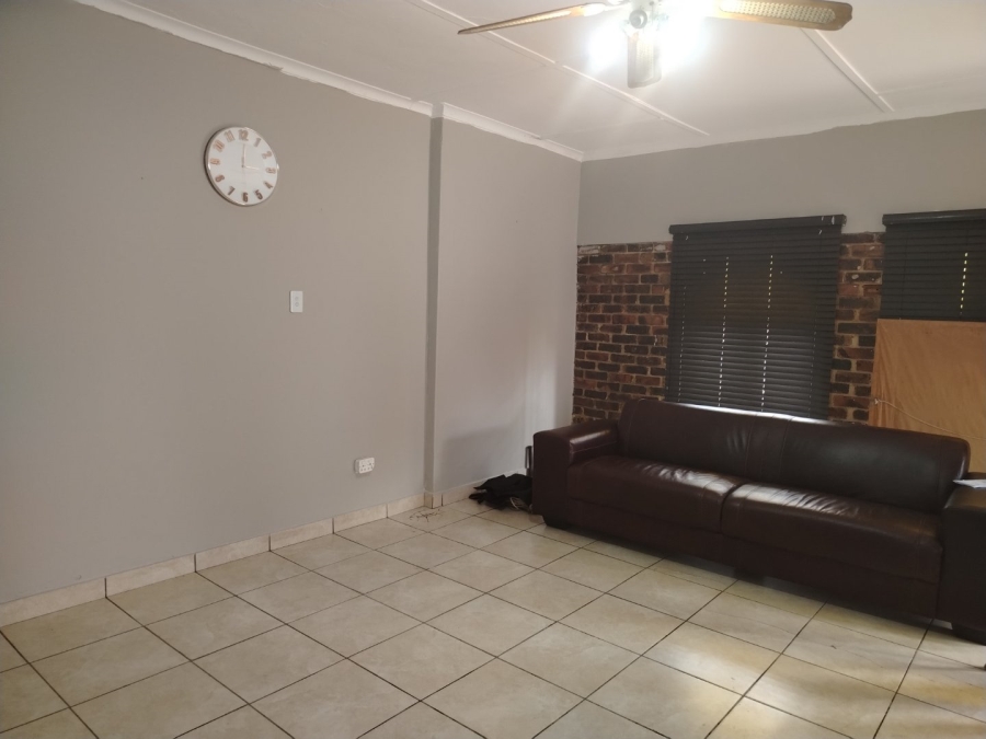 To Let 4 Bedroom Property for Rent in Witbank Ext 16 Mpumalanga