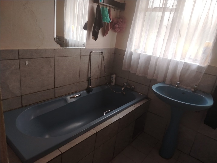 To Let 4 Bedroom Property for Rent in Witbank Ext 16 Mpumalanga