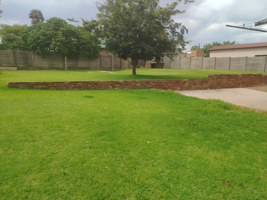 To Let 4 Bedroom Property for Rent in Witbank Ext 16 Mpumalanga