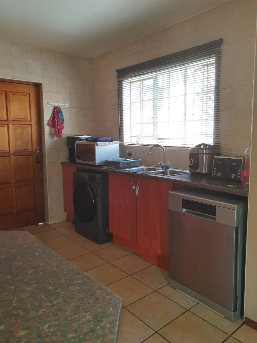 To Let 4 Bedroom Property for Rent in Ben Fleur Mpumalanga