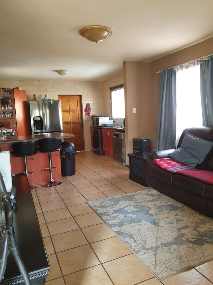 To Let 4 Bedroom Property for Rent in Ben Fleur Mpumalanga