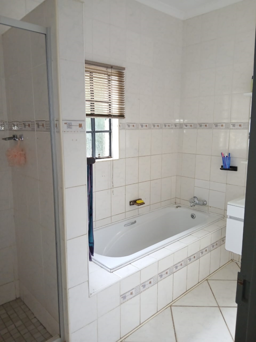 To Let 3 Bedroom Property for Rent in Model Park Mpumalanga