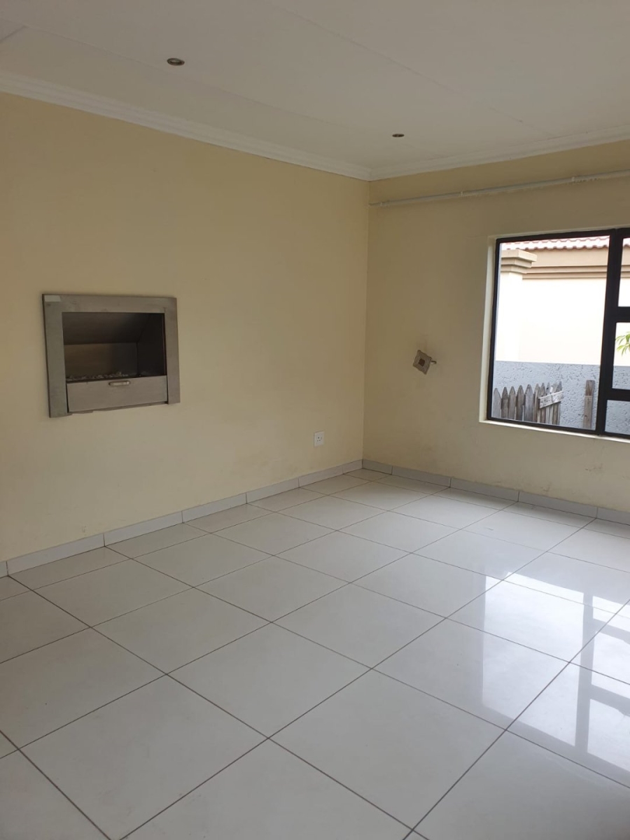 To Let 4 Bedroom Property for Rent in Reyno Ridge Mpumalanga