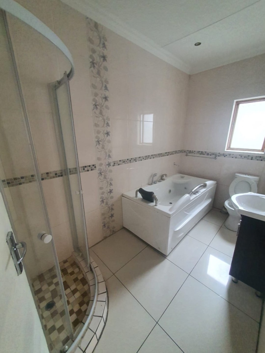 To Let 4 Bedroom Property for Rent in Reyno Ridge Mpumalanga