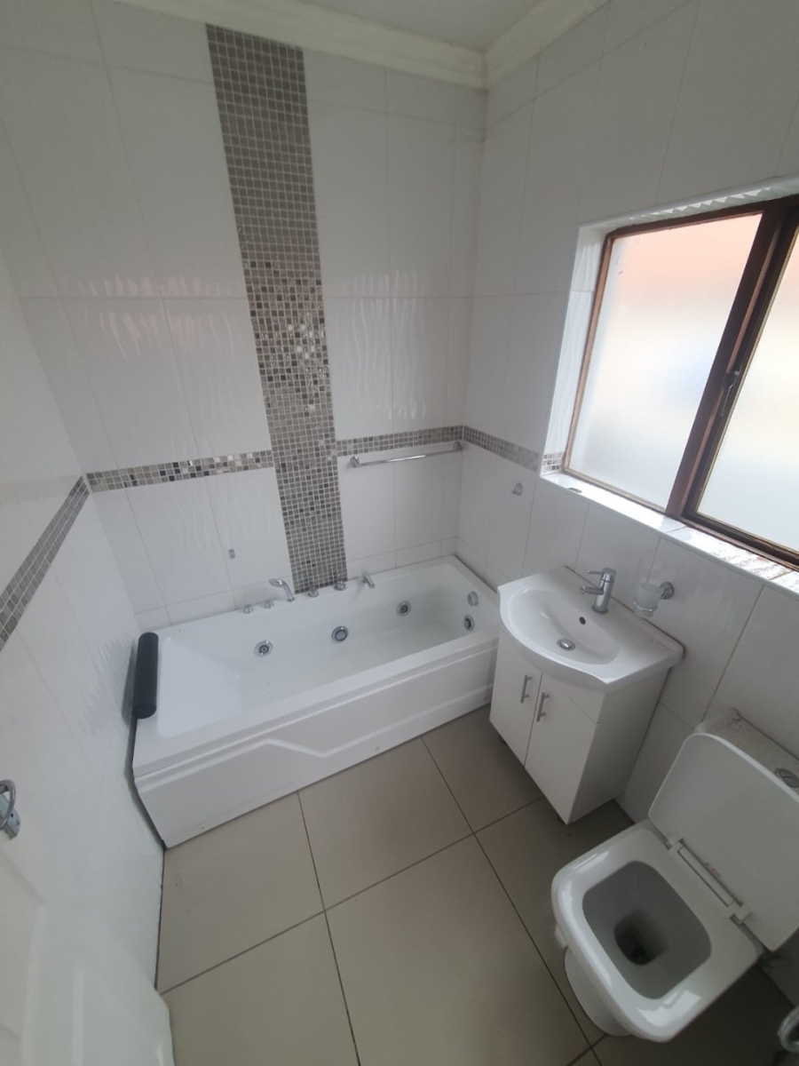 To Let 4 Bedroom Property for Rent in Reyno Ridge Mpumalanga